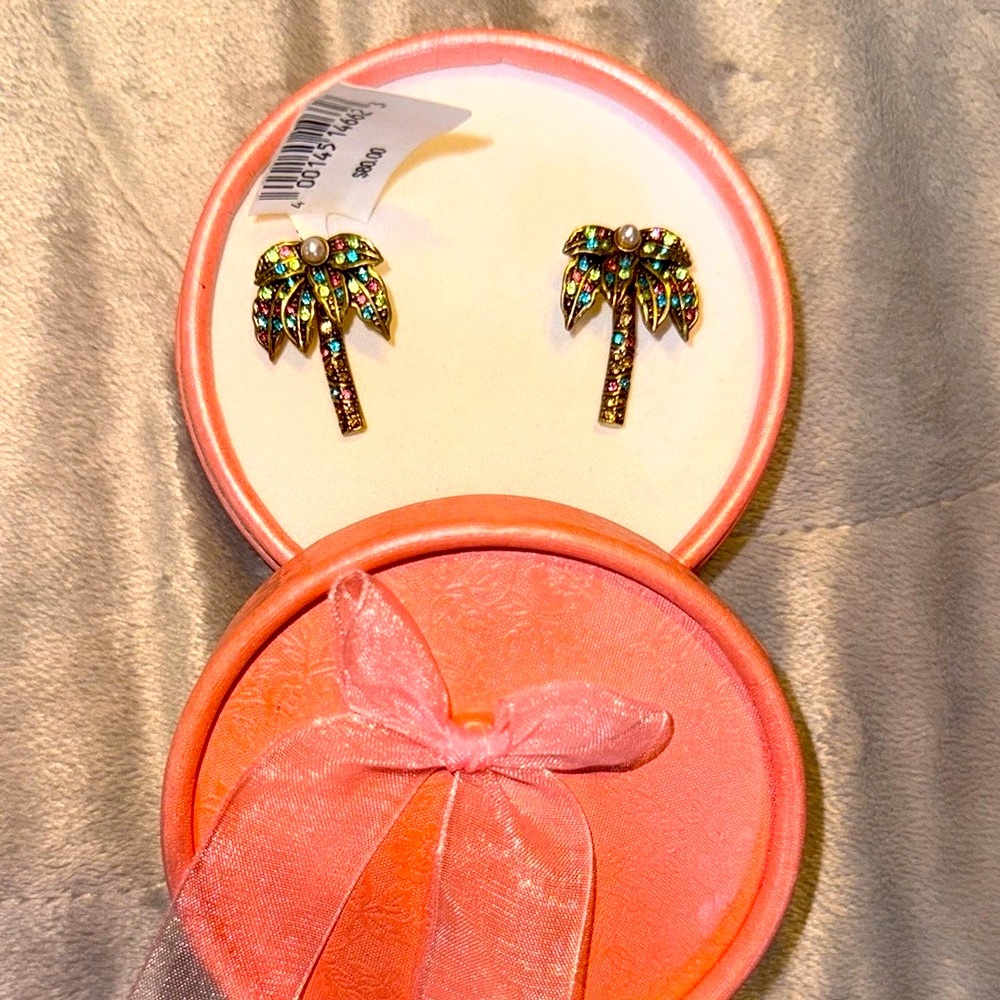 Gorg & unique Colorful gem/pearl Palm Tree Earrings